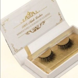 False eyelashes